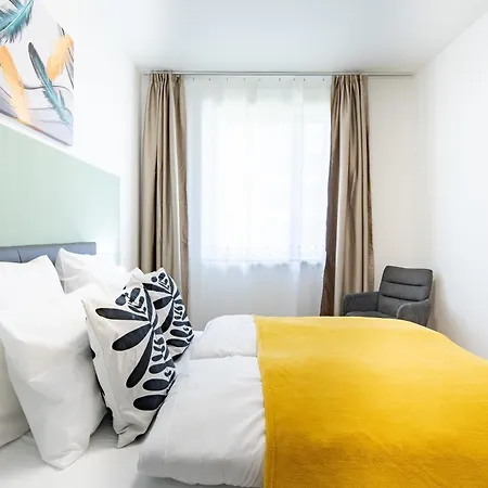 - Free Parking - Large Balcony Appartement