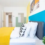 - Free Parking - Large Balcony Apartment Budapest