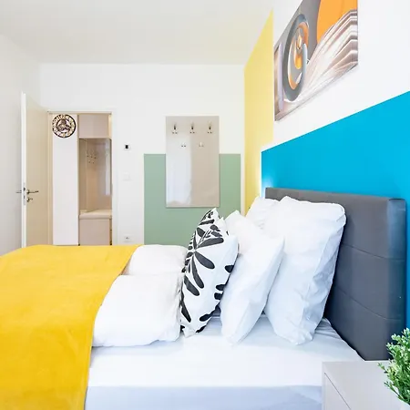 - Free Parking - Large Balcony Apartment Budapest