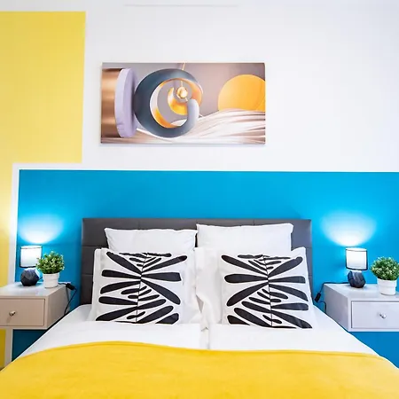 Apartment - Free Parking - Large Balcony Budapest